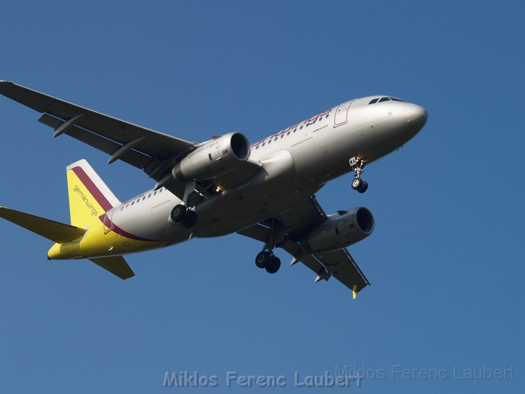 Warten auf den Airbus 380 Koeln Bonn P230.JPG